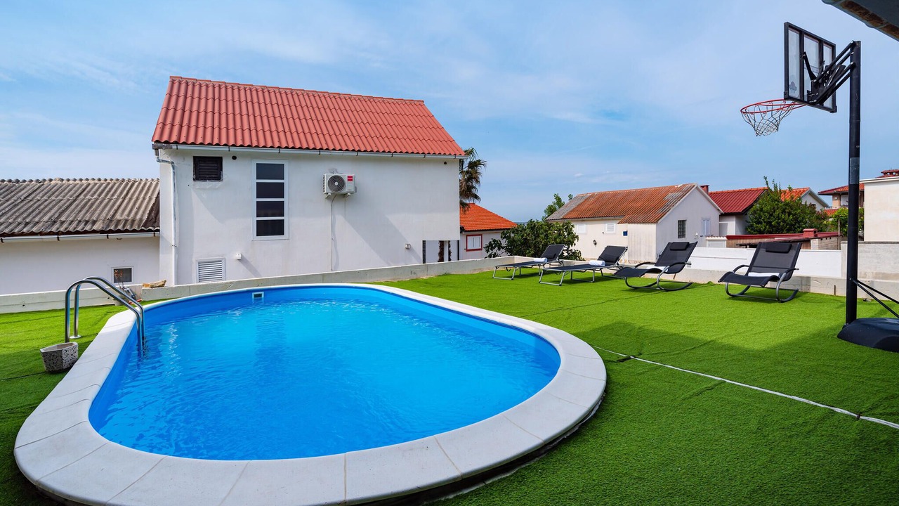 Photo of Outdoor in Rtina