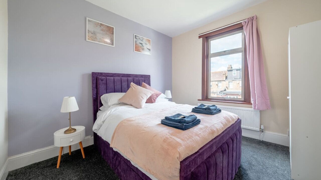 Photo of Bedroom in Seven Kings