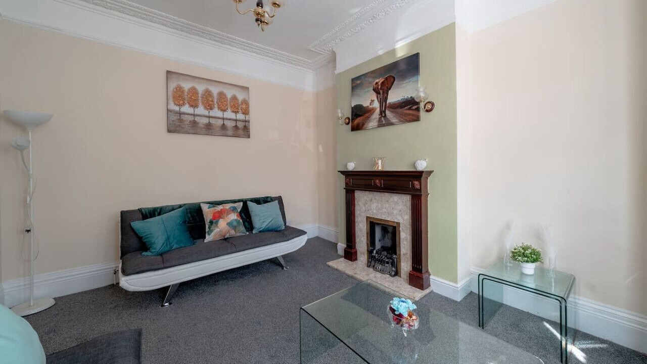 Photo of Livingroom in Seven Kings