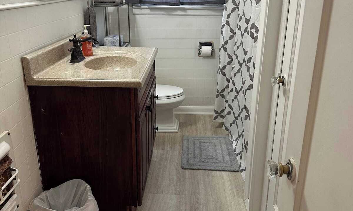 Photo of Bathroom in Brinkley