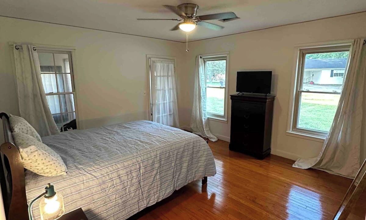 Photo of Bedroom in Brinkley