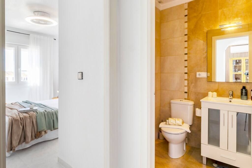Photo of Bathroom in La Florida