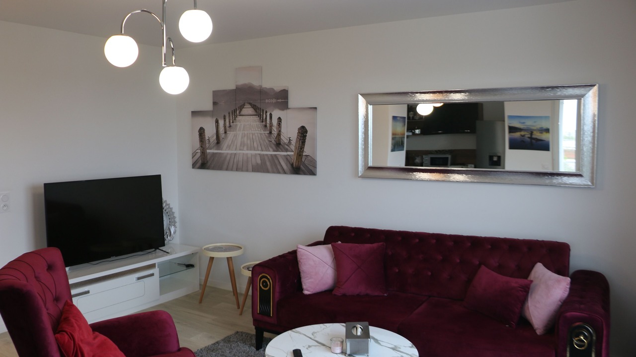 Photo of Livingroom in Center