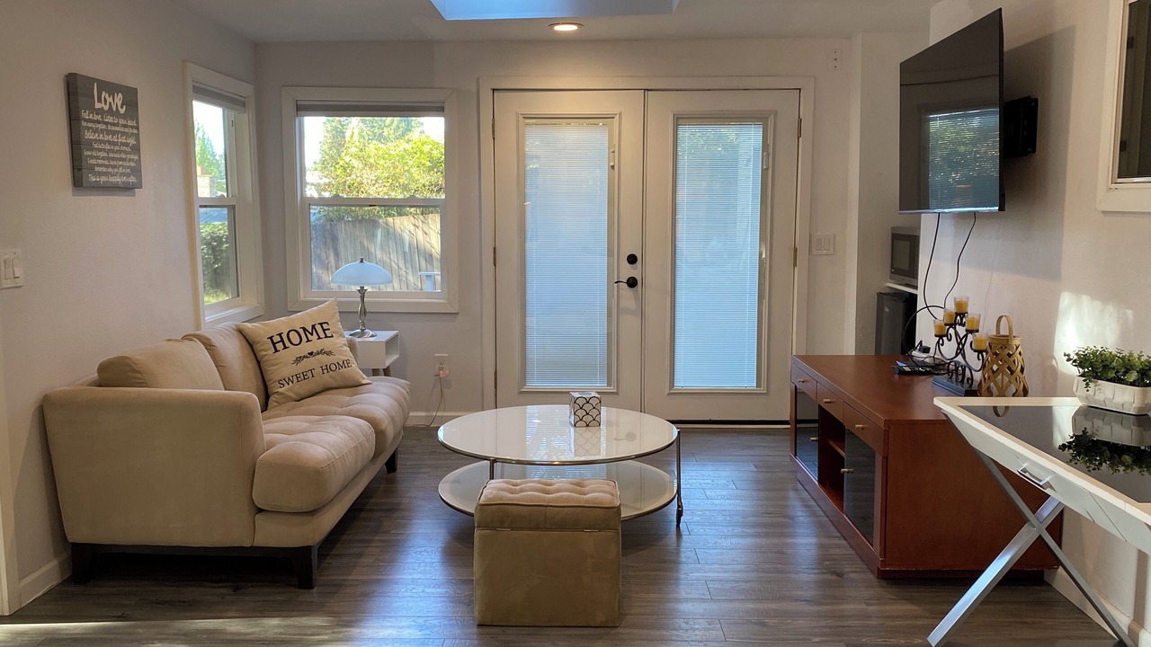 Photo of Livingroom in Lake Hills