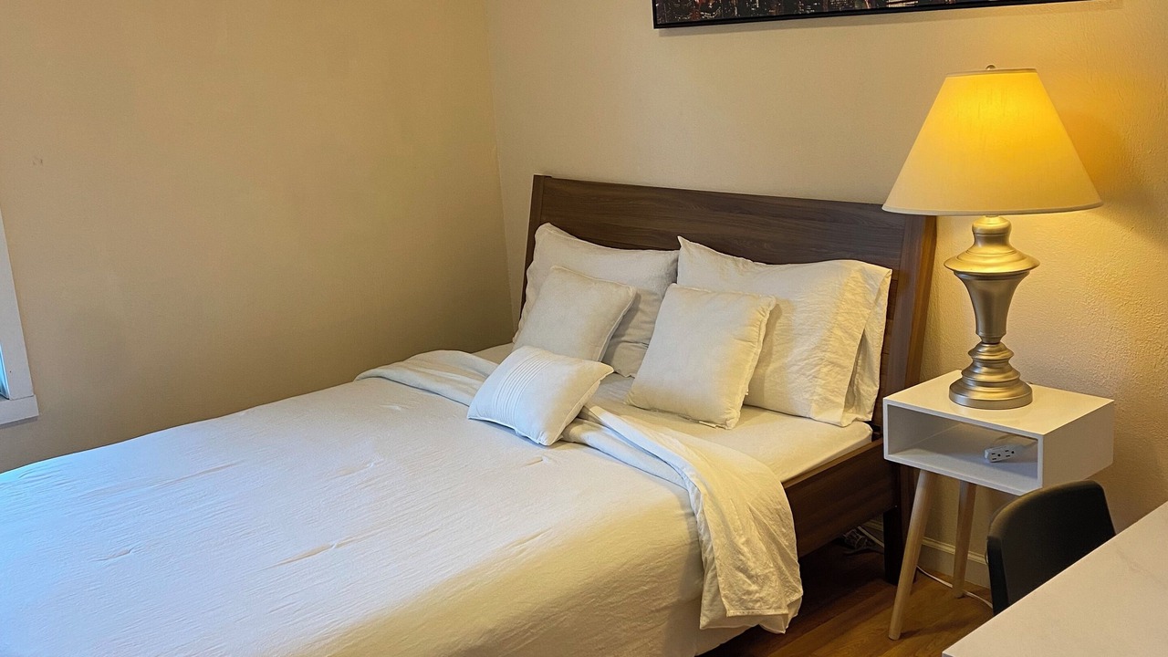 Photo of Bedroom in Lake Hills