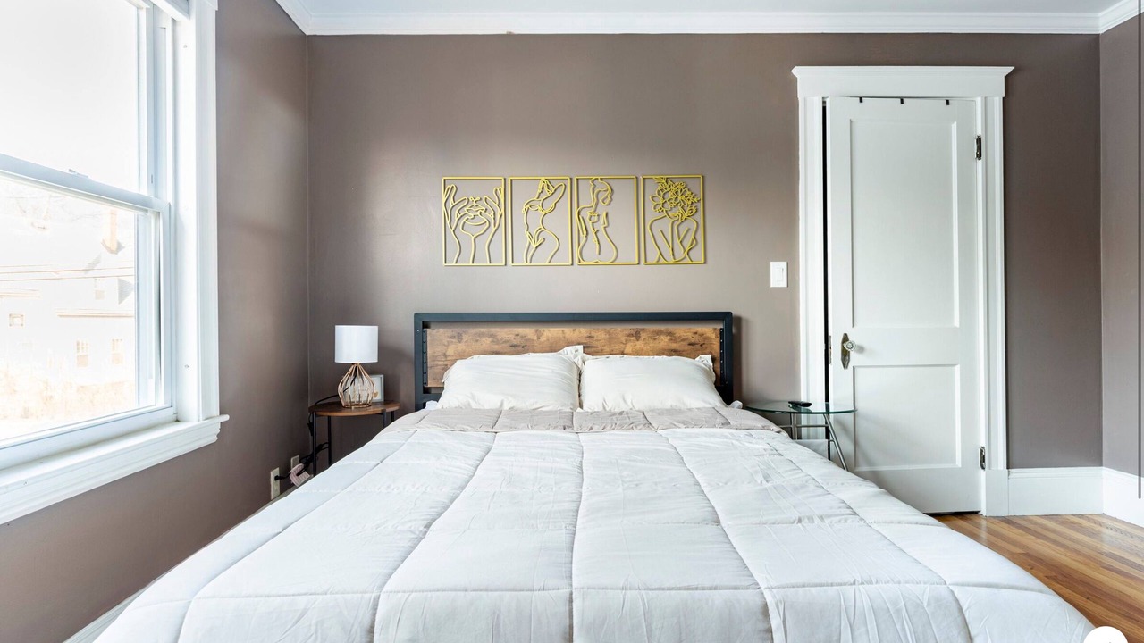 Photo of Bedroom in Salem