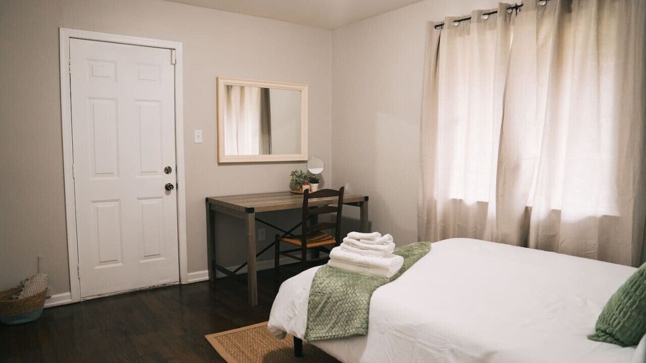 Photo of Bedroom in Miller Beach