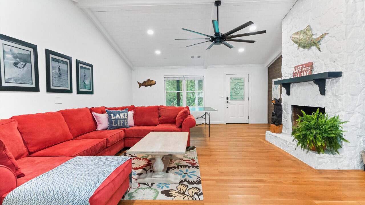 Photo of Livingroom in Eatonton