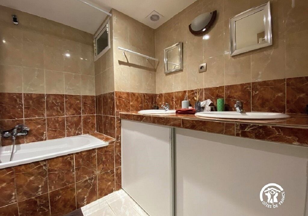 Photo of Bathroom in Passa