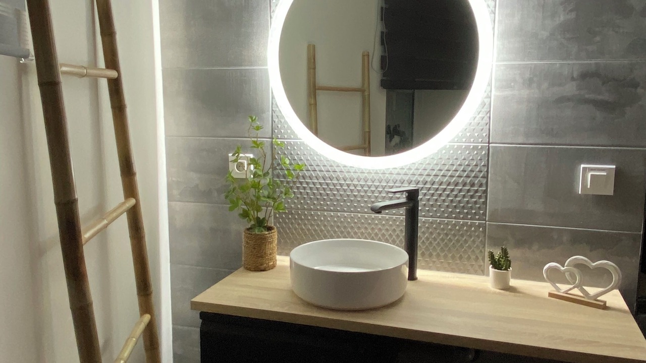 Photo of Bathroom in Brain-sur-Longuenee