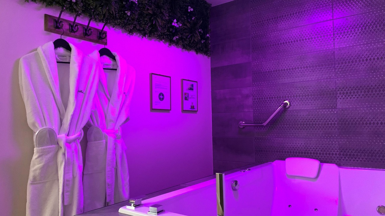 Photo of Bathroom in Brain-sur-Longuenee