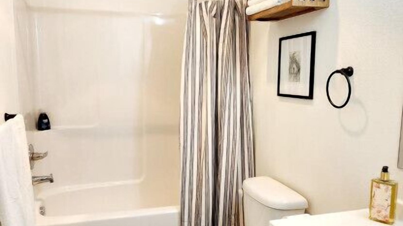 Photo of Bathroom in Mossyrock