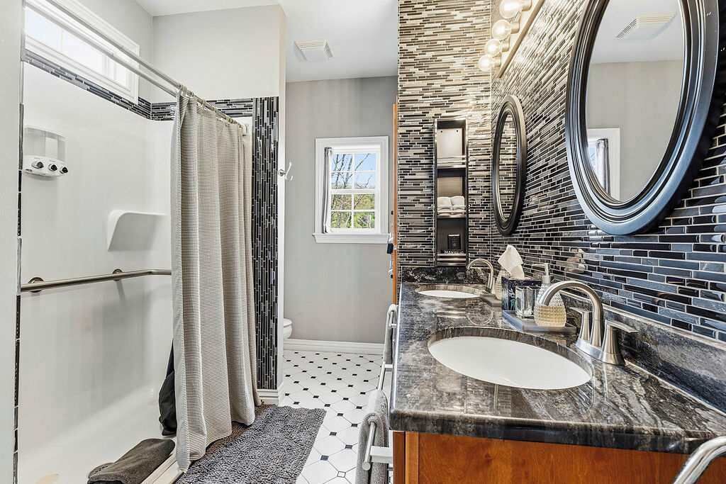 Photo of Bathroom in Eureka Springs