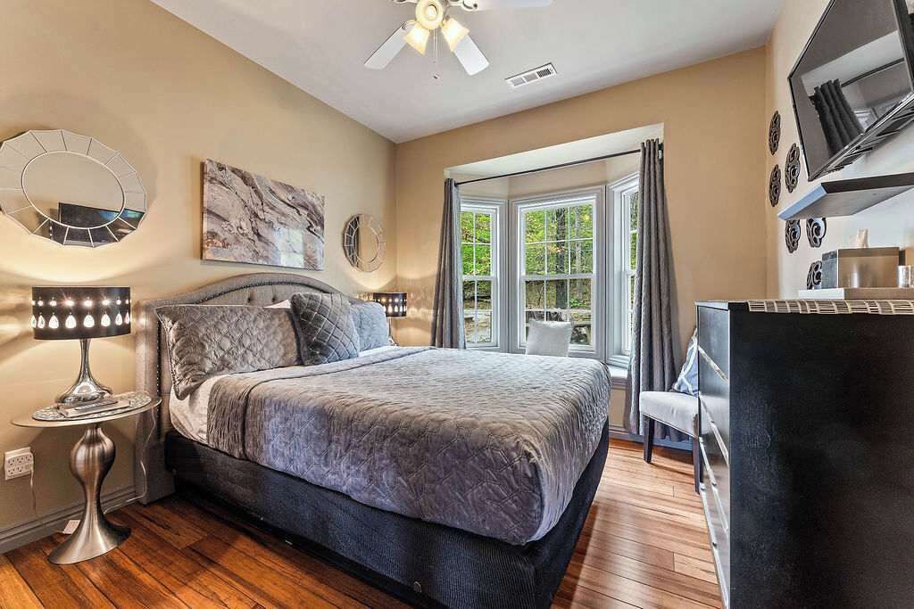 Photo of Bedroom in Eureka Springs