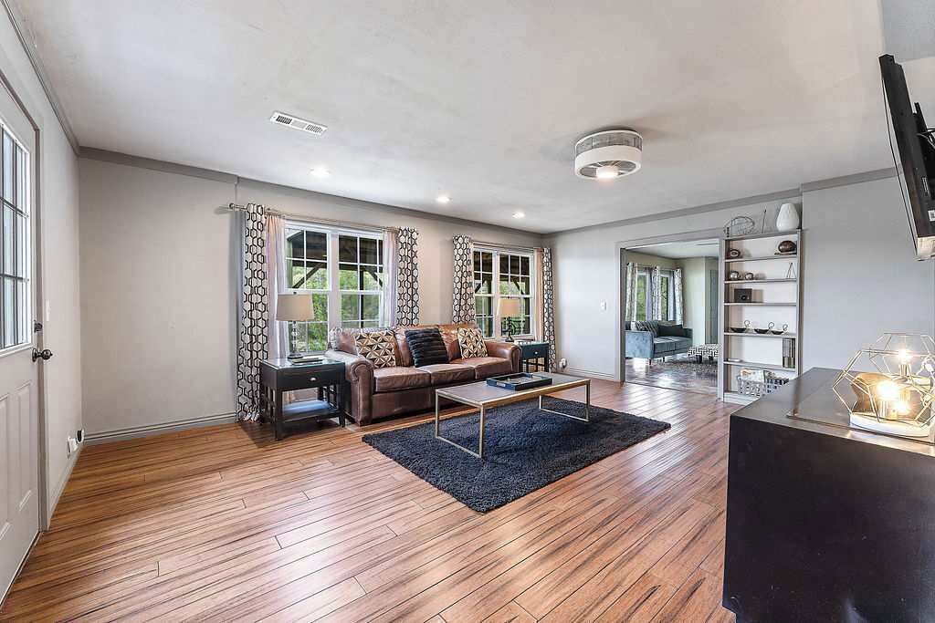 Photo of Livingroom in Eureka Springs