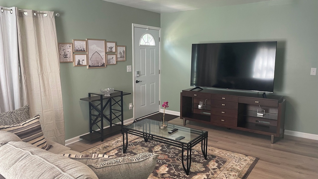 Photo of Livingroom in Elmira