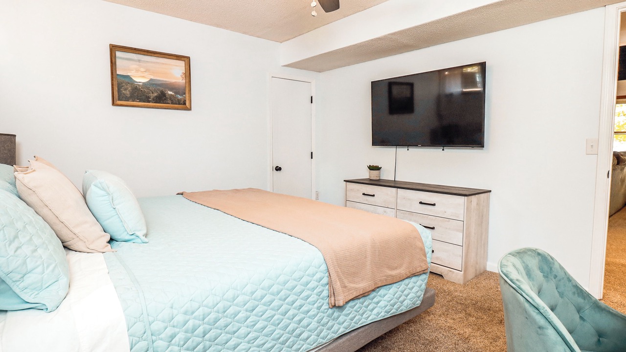 Photo of Bedroom in Lake of the Ozarks
