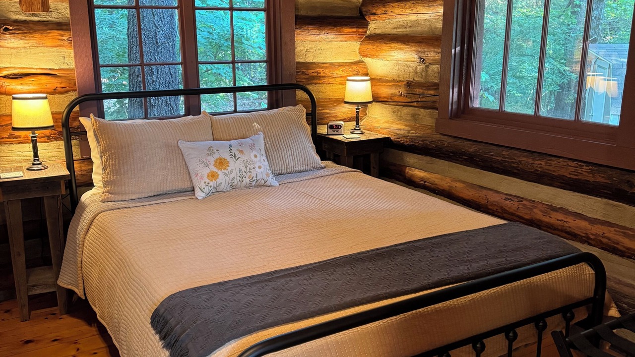 Photo of Bedroom in Eureka Springs