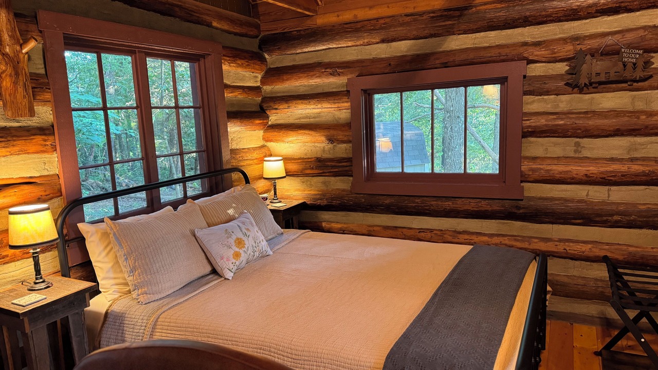 Photo of Bedroom in Eureka Springs