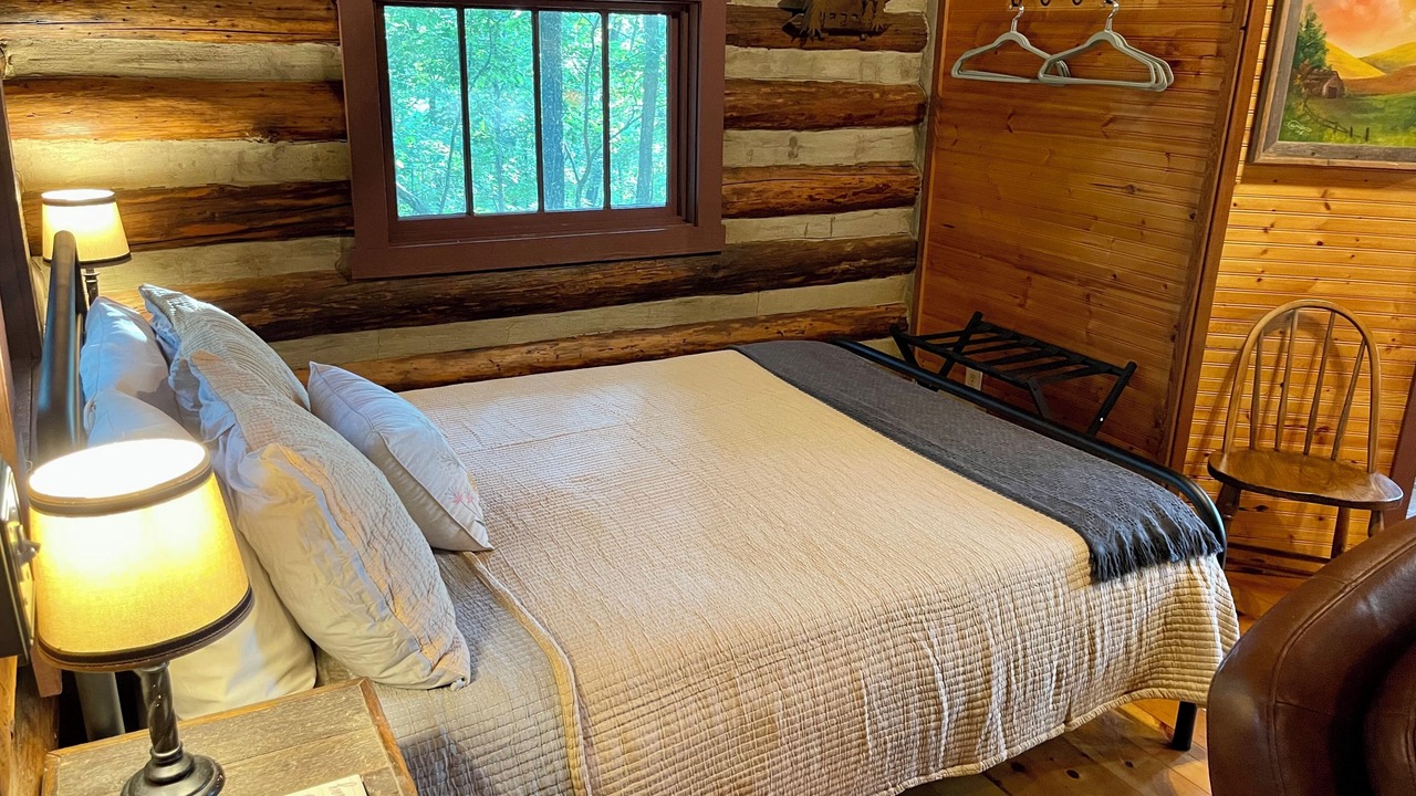 Photo of Bedroom in Eureka Springs