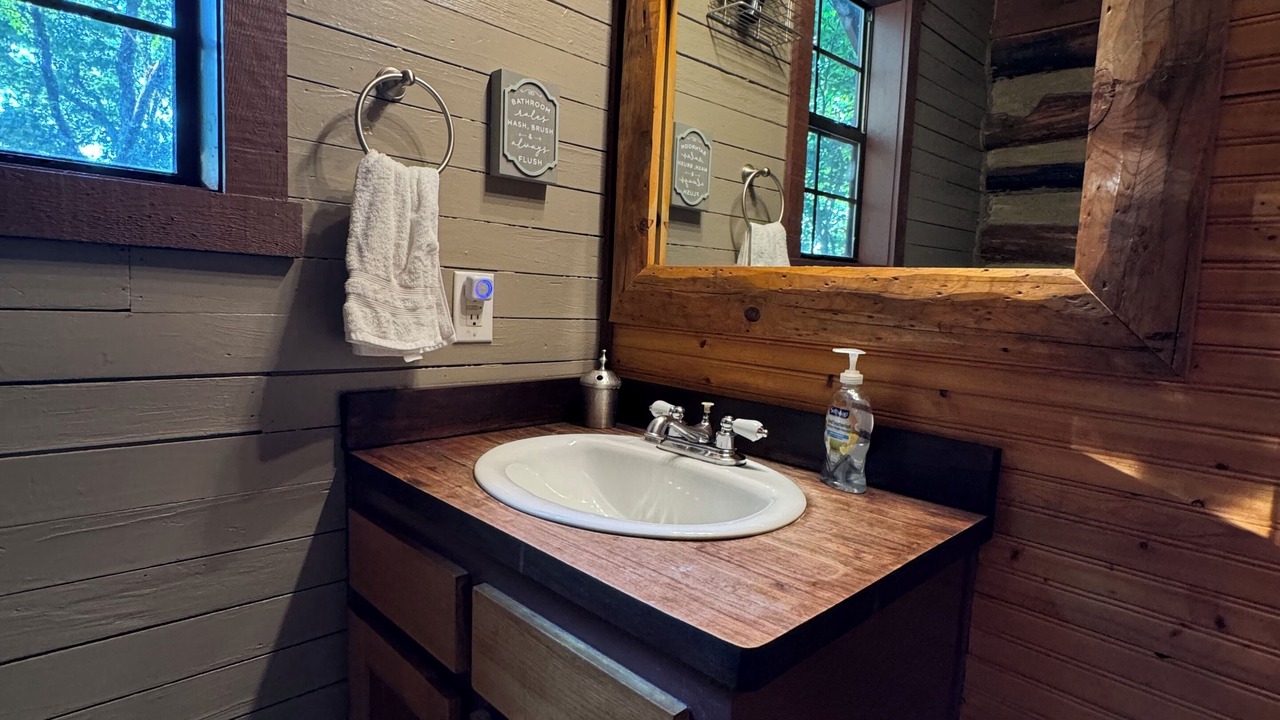 Photo of Bathroom in Eureka Springs