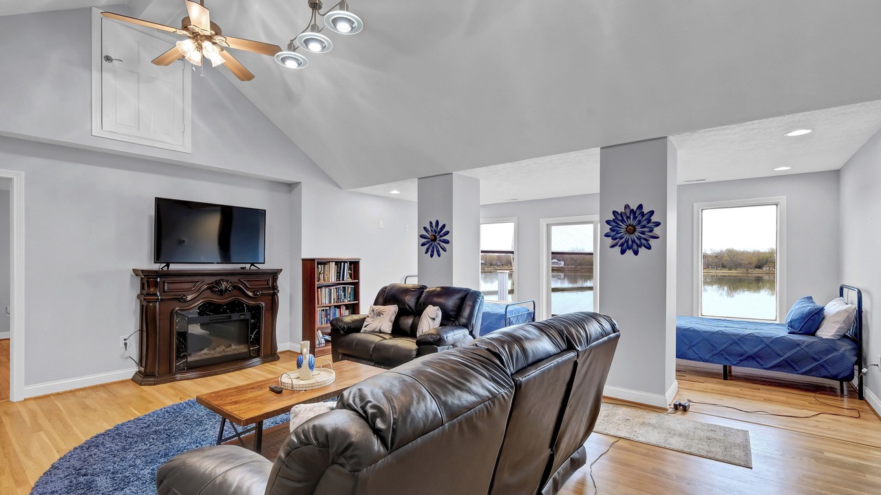 Photo of Livingroom in Utica