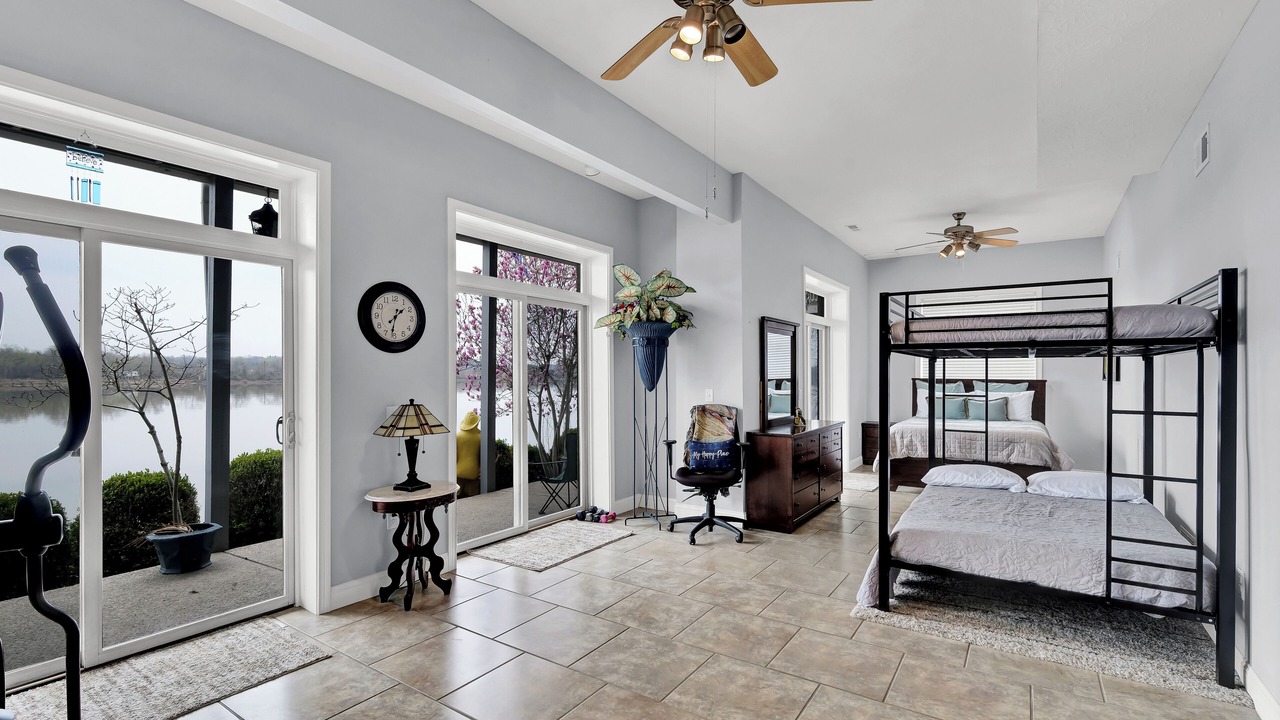 Photo of Bedroom in Utica
