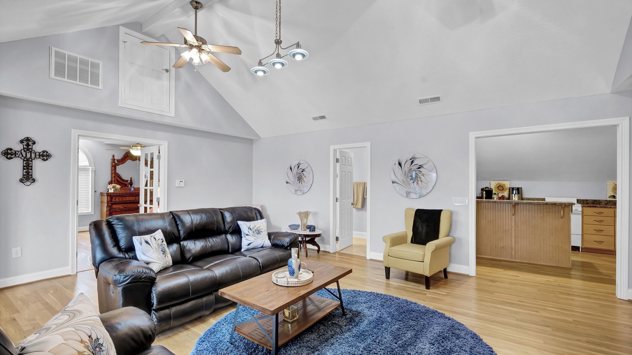 Photo of Bedroom in Utica