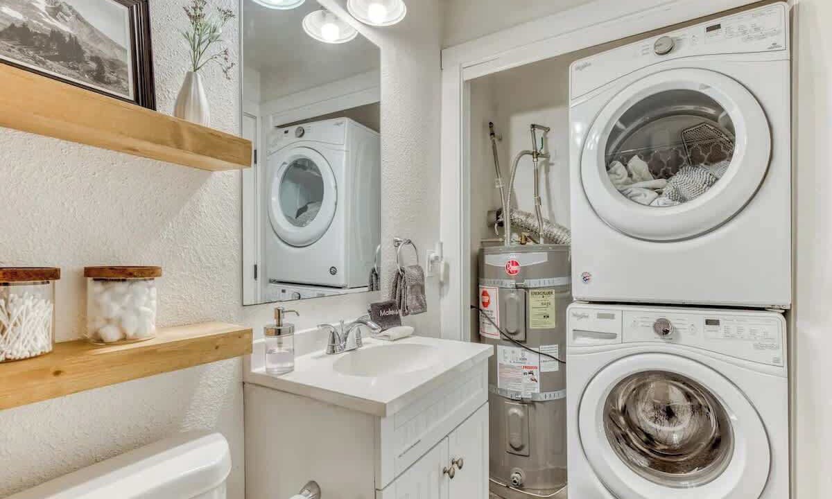 Photo of Bathroom in Zigzag