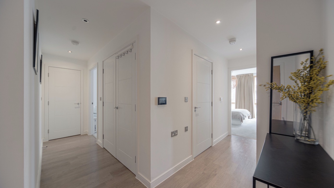 Photo of Others in Thames