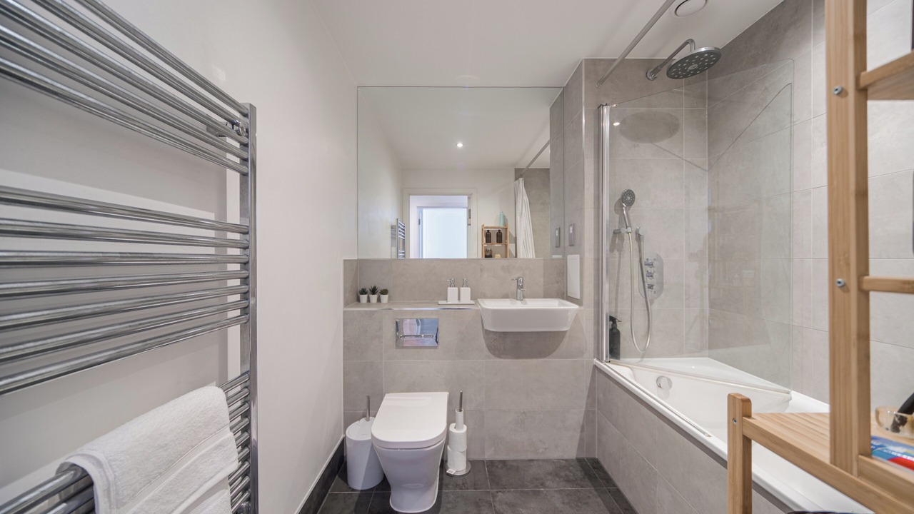 Photo of Others in Thames