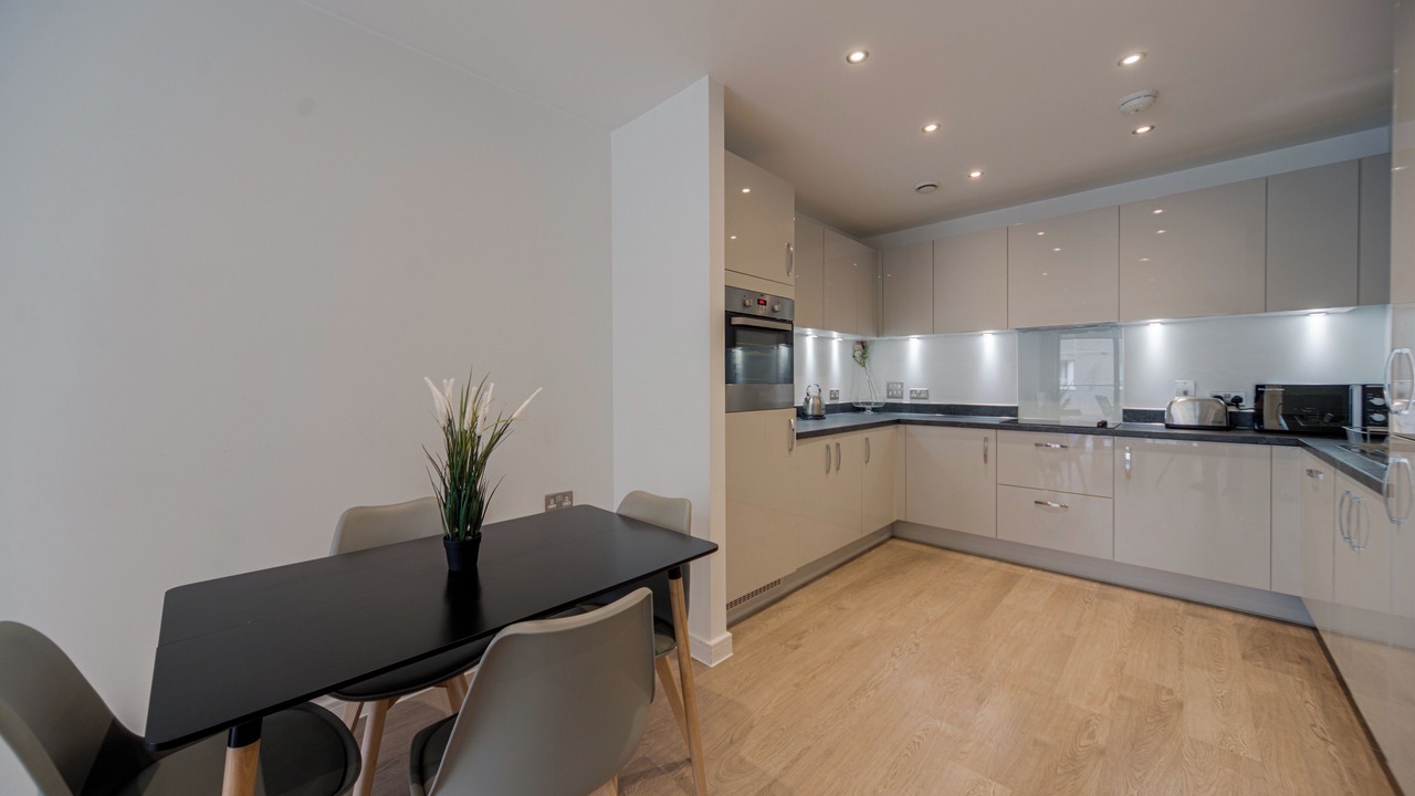 Photo of Others in Thames