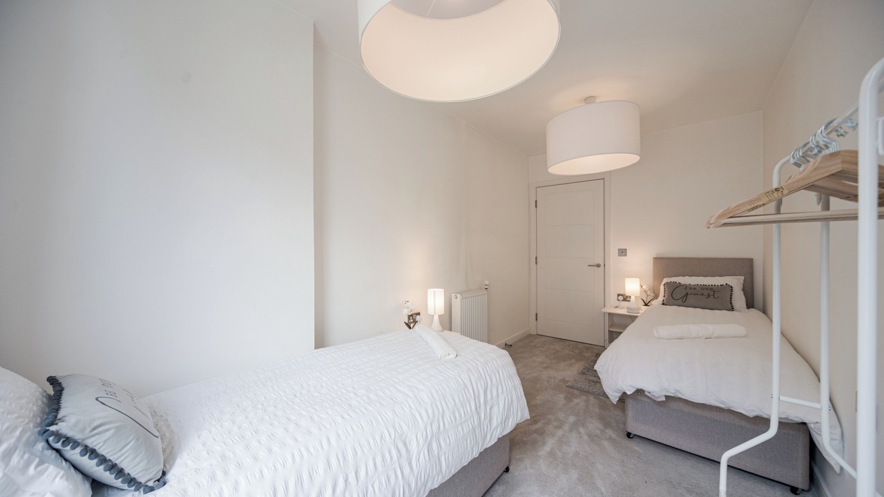 Photo of Others in Thames