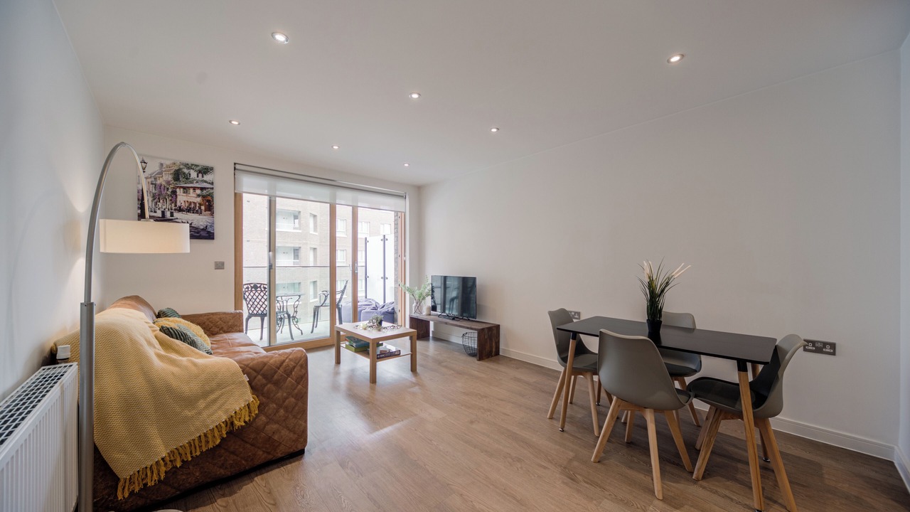 Photo of Others in Thames