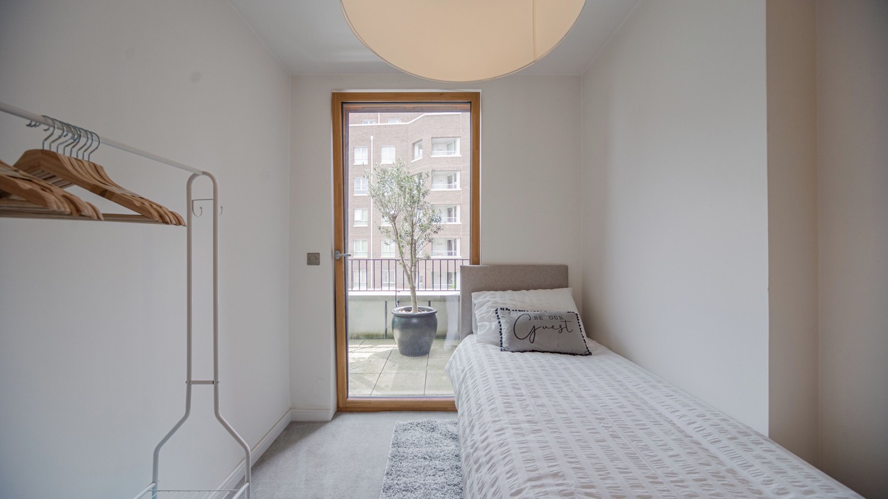 Photo of Others in Thames