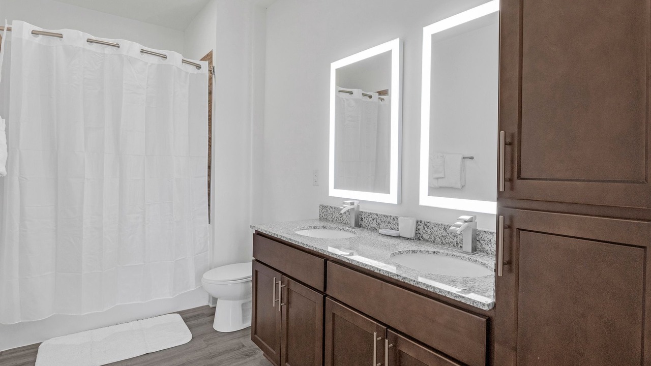 Photo of Bathroom in Farragut