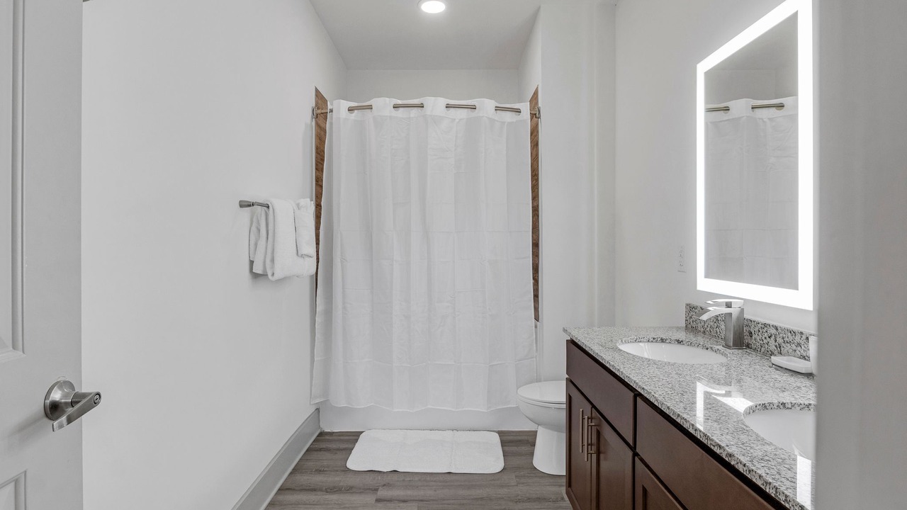 Photo of Bathroom in Farragut