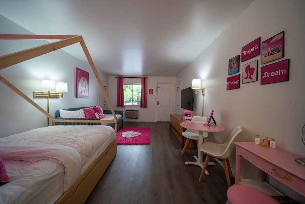 Photo of Bedroom in Eureka Springs Historic District