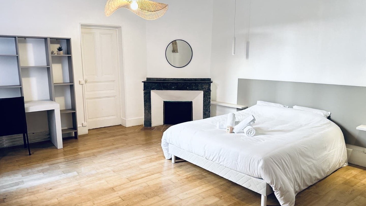 Photo of Bedroom in Carmes