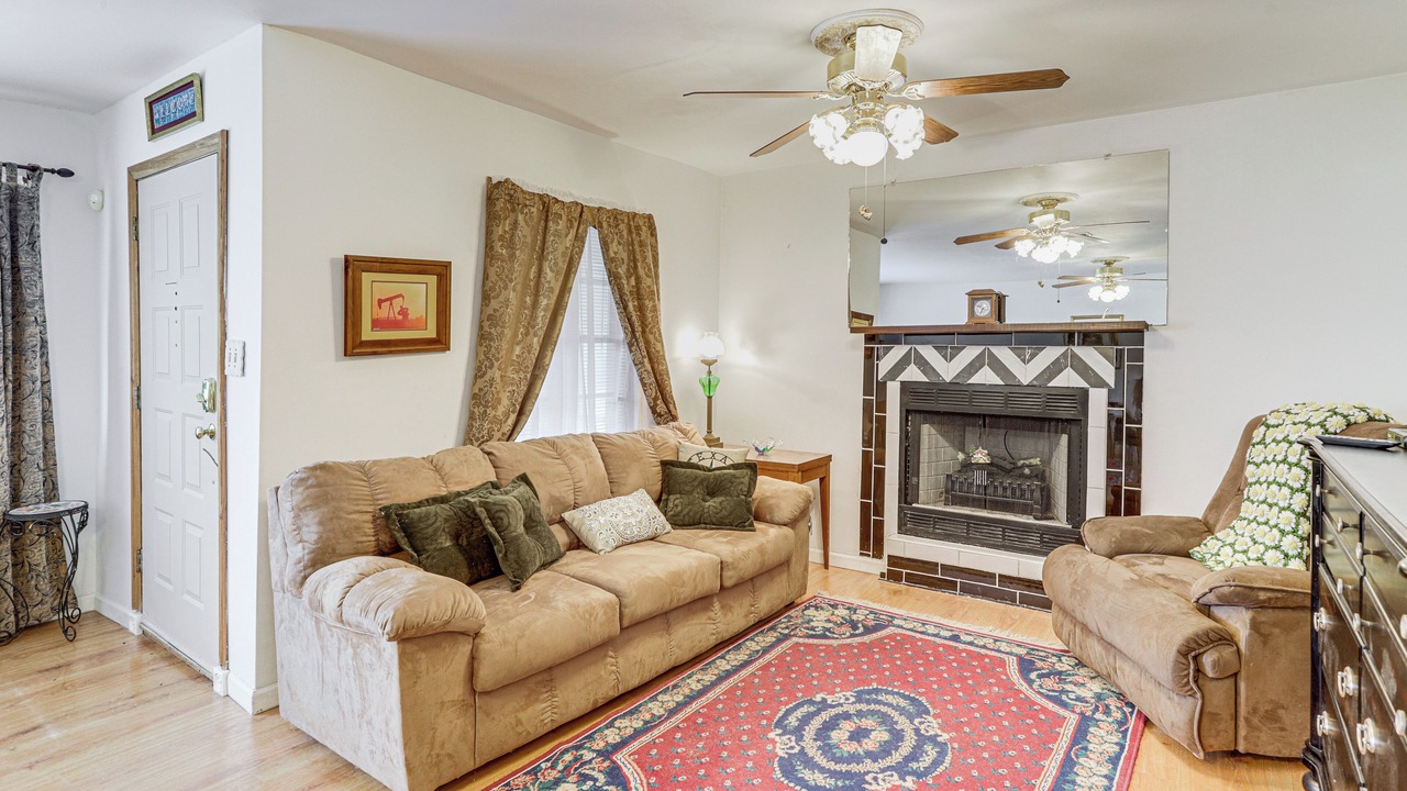 Photo of Livingroom in Kempwood
