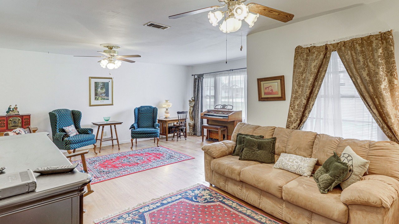 Photo of Livingroom in Kempwood