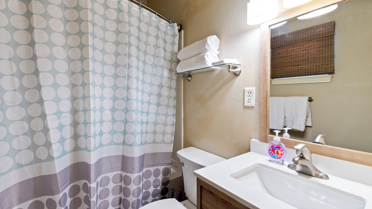 Photo of Bathroom in Carolyn Estates