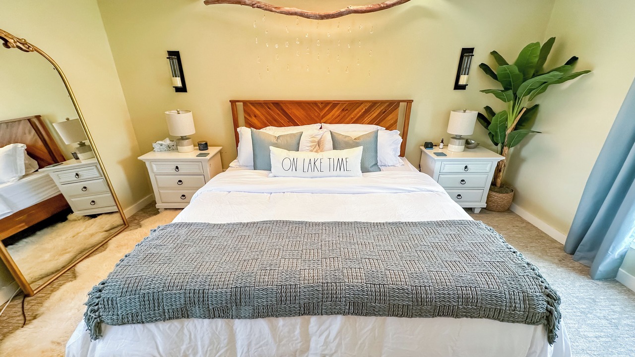 Photo of Bedroom in Homer