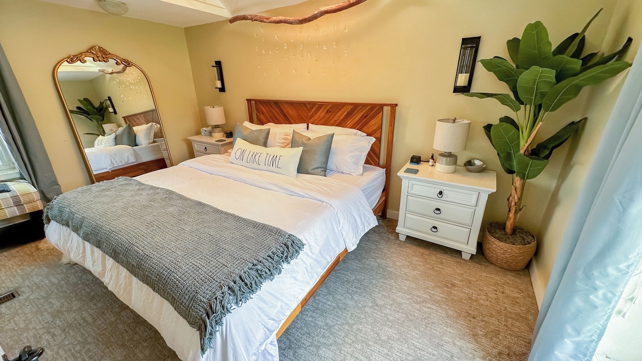 Photo of Bedroom in Homer