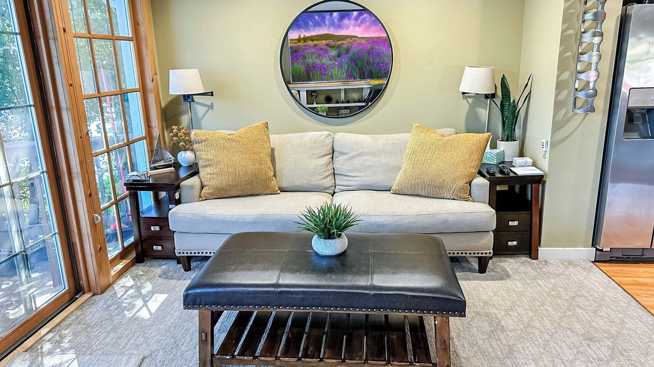 Photo of Livingroom in Homer