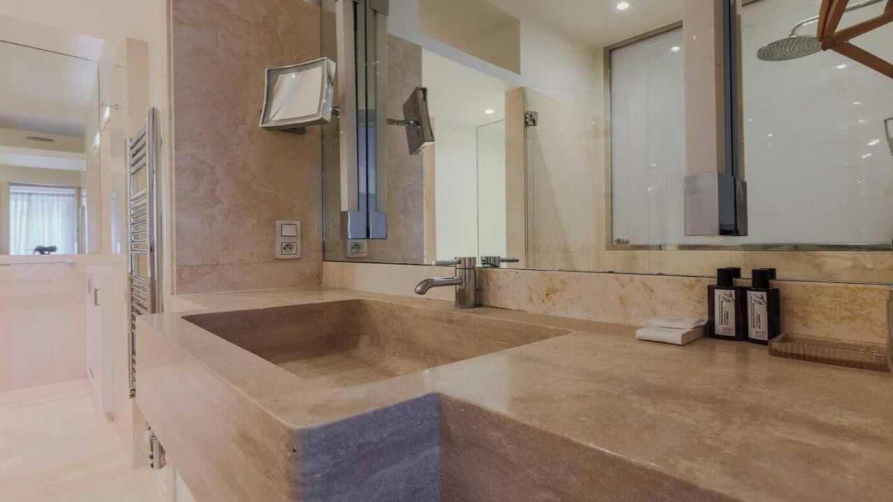 Photo of Bathroom in Odeon