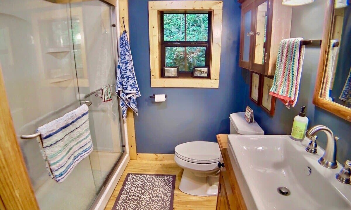 Photo of Bathroom in Eureka Springs