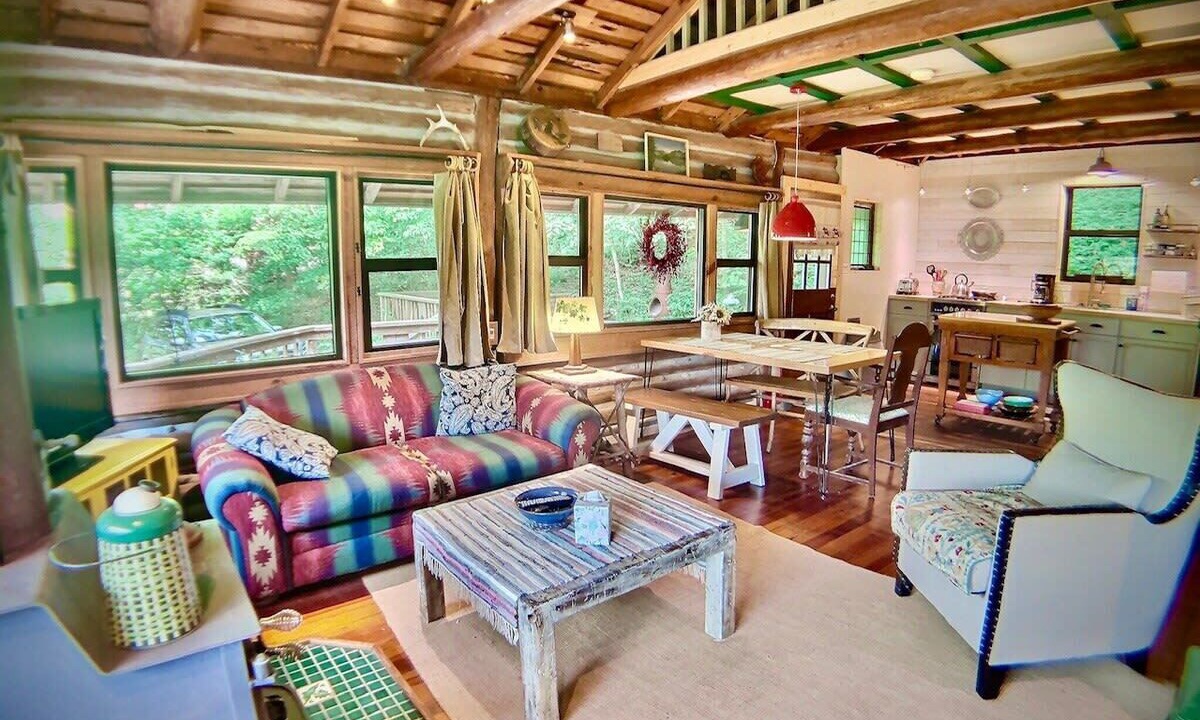 Photo of Bedroom in Eureka Springs