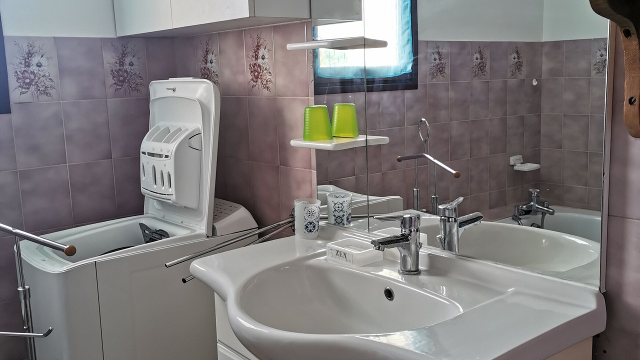 Photo of Bathroom in Crest