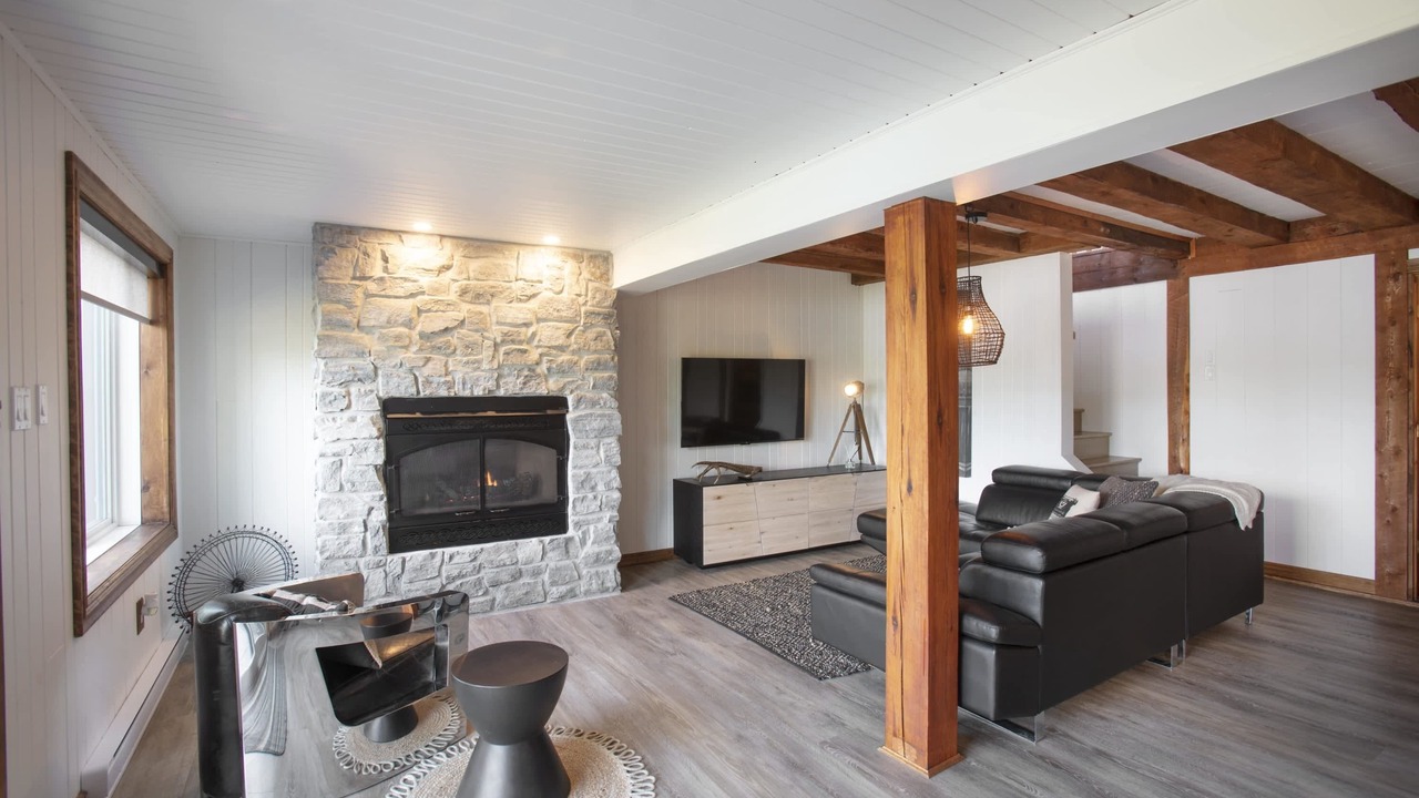 Photo of Livingroom in Lambton